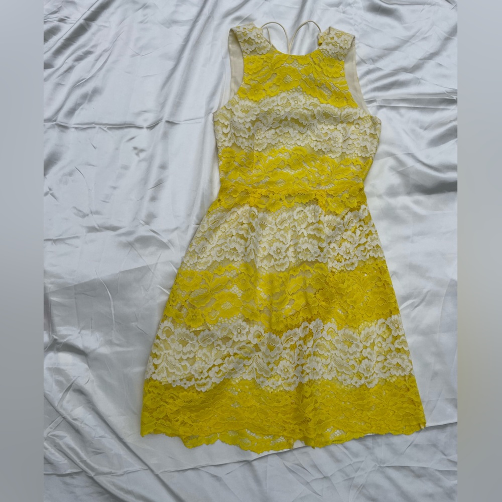 NWT XS Anthropologie FOXIEDOX yellow and white lace dress with open back - Picture 3 of 4